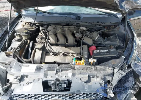 2002 Ford Taurus Ses z USA, uszkodzony, nr VIN 1FAFP55SX2G277056